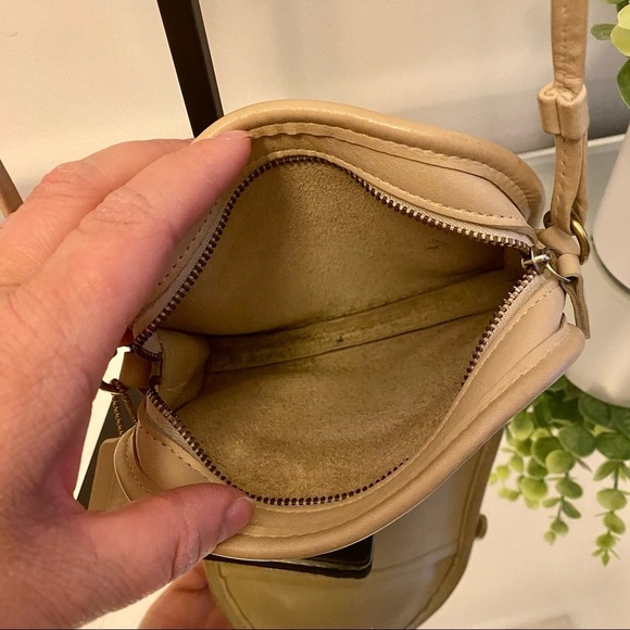 Coach Abbie Leather Crossbody White / Cream - Picture 6 of 10